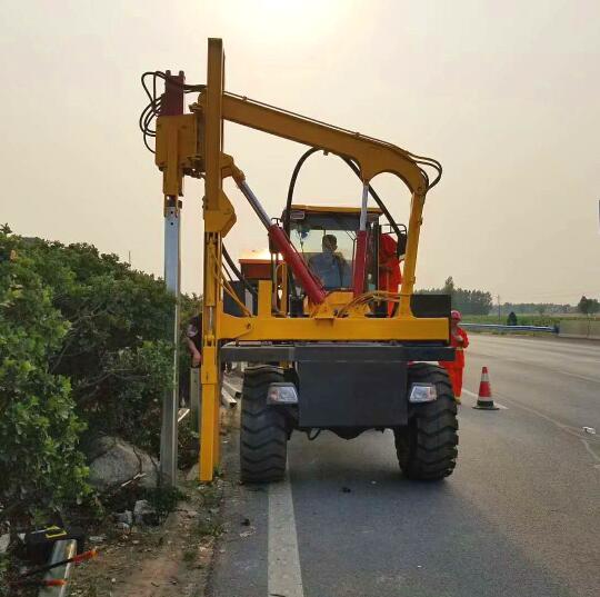 批發(fā)全液壓護欄打樁機,高速公路護欄打樁機